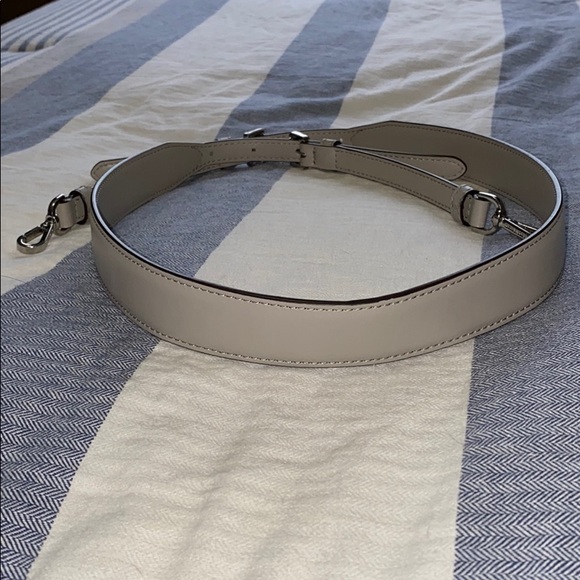 Michael Kors Crossbody purse. Like new condition - Picture 8 of 8